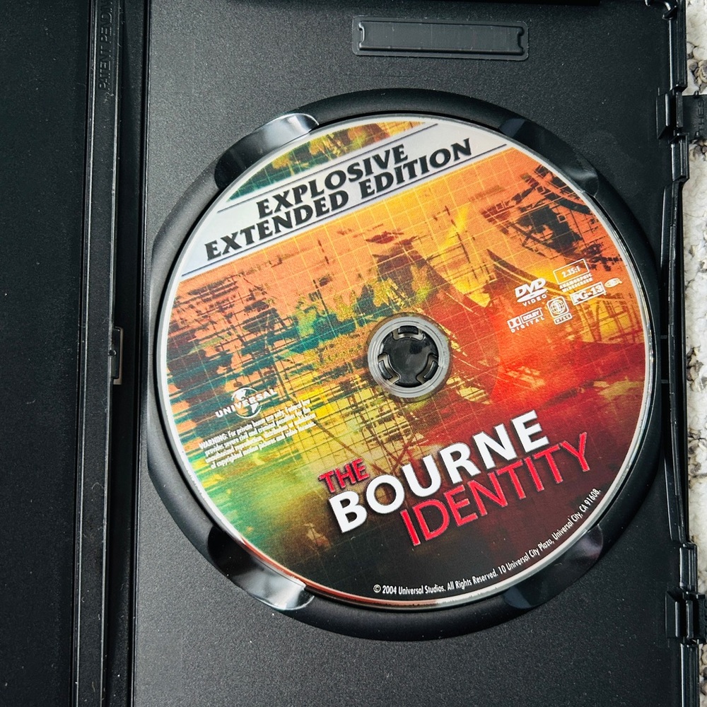 The Bourne Identity DVD Explosive Extended Edition Widescreen - Picture 3 of 4